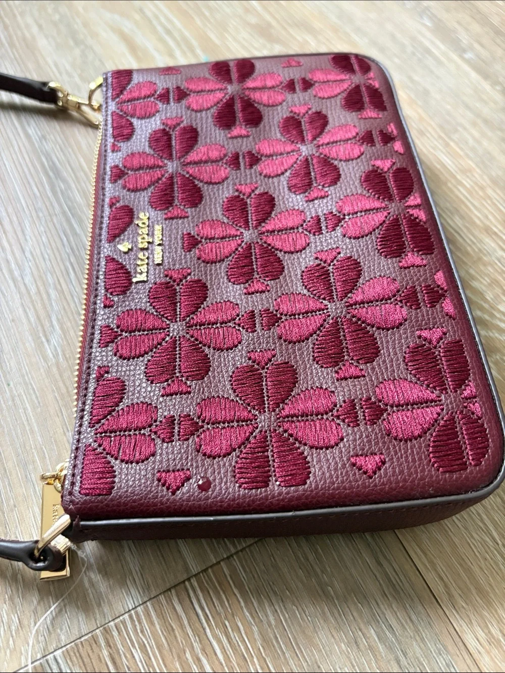kate spade flower embroidered convertible wristlet - dark marlo
